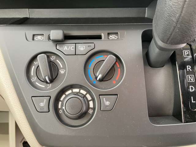 エアコンはマニュアル操作になります。お好きな風量、温度で調整できます。