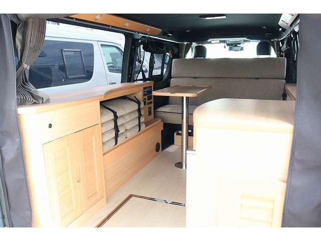 フジカーズジャパンは海外支店、国内生産工場を含む全国展開する総合カーディーラーです。