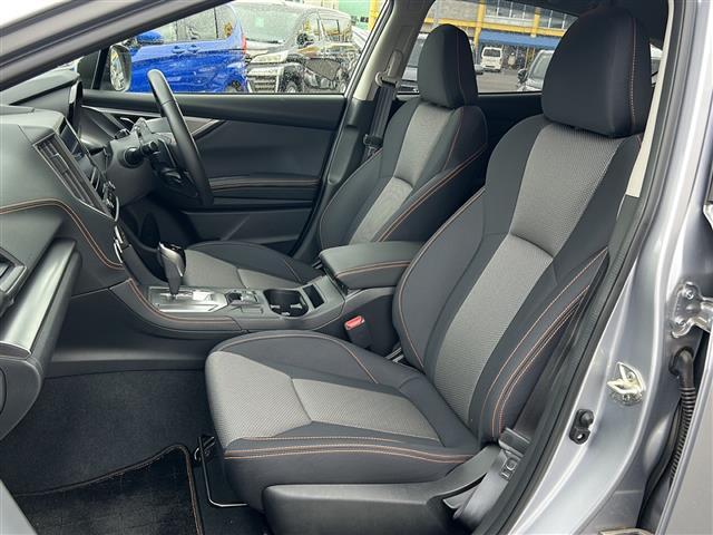 気になる車はすぐにお問い合わせください！右のカーセンサー専用無料ダイヤルから、専門スタッフがお車のご質問にお答えいたします！