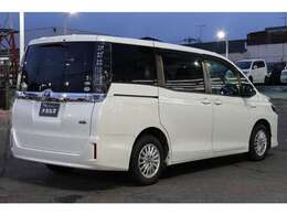 電車でお越しの場合は西武池袋線『狭山ヶ丘駅』もしくは『武蔵藤沢駅』より徒歩15分、大きい王様マークが目印です！また、最寄駅よりご連絡いただければお迎えに上がります！