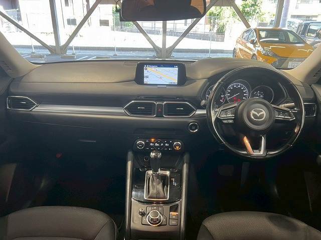 アイポイントが高く見晴らしの良い運転席です！
