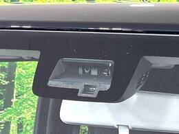 【スズキ　セーフティサポート】走行中に前方の車両等を認識し、衝突しそうな時は警報とブレーキで衝突回避と被害軽減をアシスト。より安全にドライブをお楽しみいただけます。