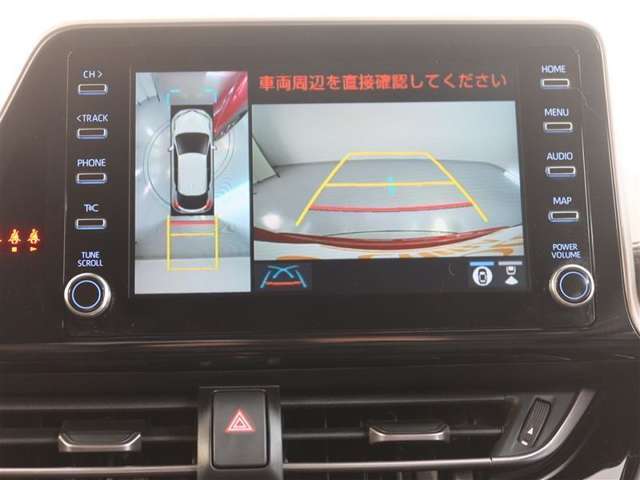 パノラミックビューモニター付きです。車両を上から見たような映像をモニター画面に表示。運転席からの目視では見にくい、車両周辺の状況をリアルタイムでしっかり確認できます。