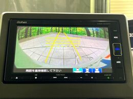【バックカメラ】駐車時に後方がリアルタイム映像で確認できます。大型商業施設や立体駐車場での駐車時や、夜間のバック時に大活躍！運転スキルに関わらず、今や必須となった装備のひとつです！