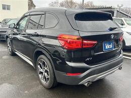 当社の納車前点検・サービスの内容は、車検点検・法定12ヶ月定期点検・油脂類の点検及び交換・バッテリーの点検及び交換等を行い、良好な状態にてご納車させていただきます。