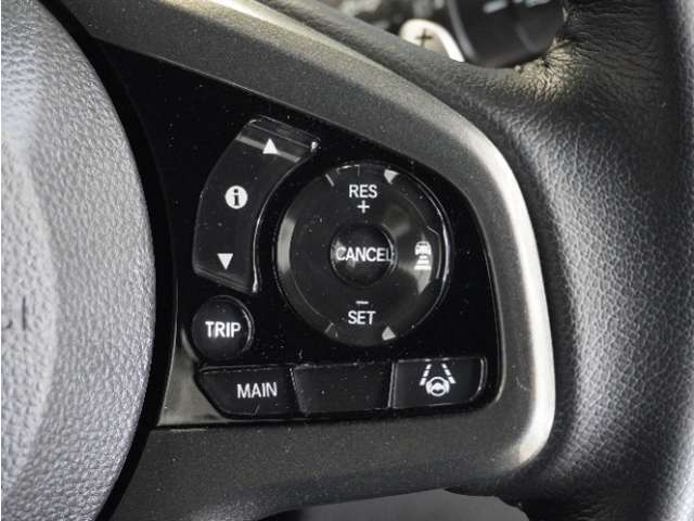 【ホンダセンシング】衝突を予測してブレーキをかけたり、前のクルマにちょうどいい距離でついていったりできる多彩な安心・快適機能を搭載した先進の安全運転支援システム。
