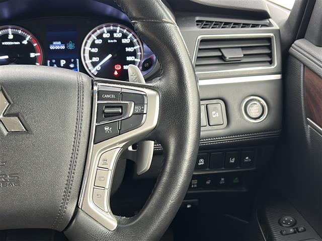 【レーダークルーズコントロール（ACC）[全車速追従機能付]】設定した車速を上限に、先行車の加減速に合わせて車間を保ちます！機能には限界があるためご注意ください。