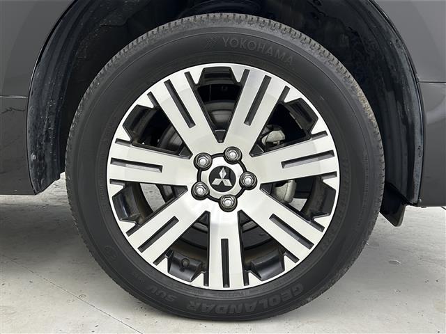【純正18インチアルミホイール】専用のアルミなので、お車のイメージにぴったり！！社外のアルミやスタッドレスタイヤも取り扱いございます！！ドレスアップもカスタマイズもお任せください！！