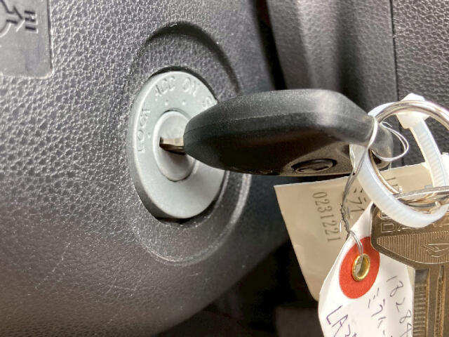 ★ナオイオートInstagram★[　＠naoiauto_car　]で検索！お得なセール情報や人気のお車を動画で紹介しております！