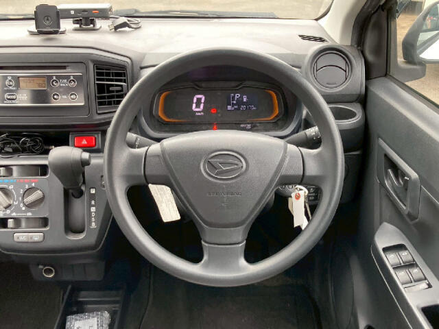 『購入後のアフターメンテナンスってどうすれば・・・』とお悩みの方、ぜひ私達にご相談下さい。お客様に合ったメンテナンスパックプランをご用意しております。クルマの悩みはぜひ私達にお任せ下さい★