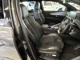 【インテリア】ブラックを基調とした、洗練されたインテリアは一見の価値あり。