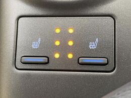 【シートヒーター】寒い日に重宝するシートヒーター！エアコンより早く温まってくれるので寒がりの人も安心ですね♪エアコンの温風は乾燥するから苦手、という方にもをおすすめです。