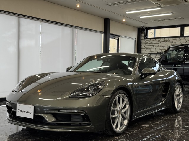 ■スポーツデザインパッケージ375,000-・ヘッドライトクリーニングシステムカバー（エクステリア同色塗装）31,000-・ポルシェアクティブサスペンションマネジメント（PASM）214,000-■