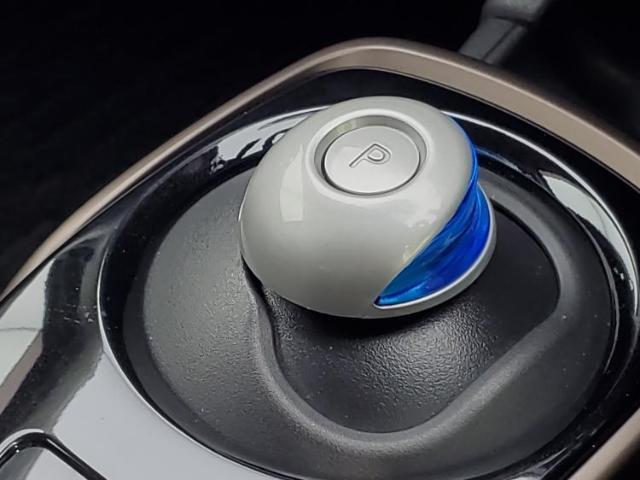 お車に合わせて無料保証以外にも、保証範囲、期間、距離を拡充させた有料保証もご用意しております！中古車の購入が初めてで不安・・・というお客様もご安心ください！