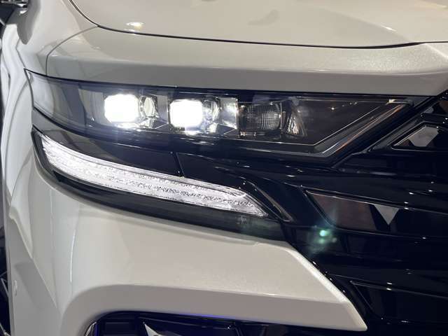 LEDヘッドライト☆彡デイライト機能付きでカッコよく仕上がっております！ 株式会社三和サービスDuxy可児店TEL0574-61-3333 〒509-0203 岐阜県可児市下恵土字広瀬5864-1全国各地からお問合せお待ちしておりますね