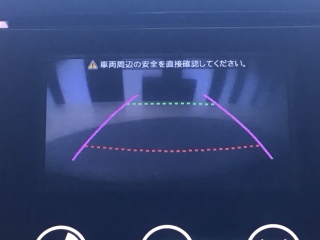 バックカメラ付きで後方の確認も安心です！スムーズな駐車・車庫入れをサポートいたします！