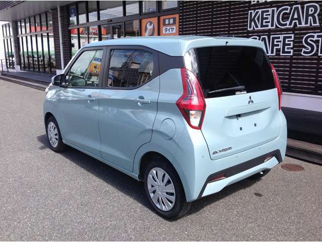 【届出済未使用車の得する価格】大量仕入れにより車両価格が割安な上重量税は払い込み済みで、登録月によっては取得税もかかりません。