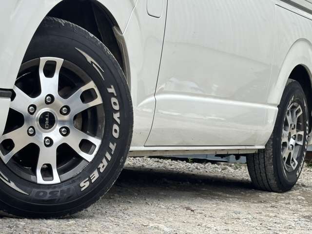 TRDアルミホイール！TOYOタイヤH30、ホワイトレター！
