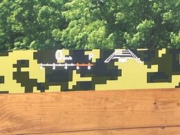 【カラーヘッドアップディスプレイ】現在の速度や走行情報をデジタル表示で運転席前方のガラスに投影！カラー付きで視認性も高く、運転中目線をずらさず必要な情報を確認できるのでとっても便利で安心！