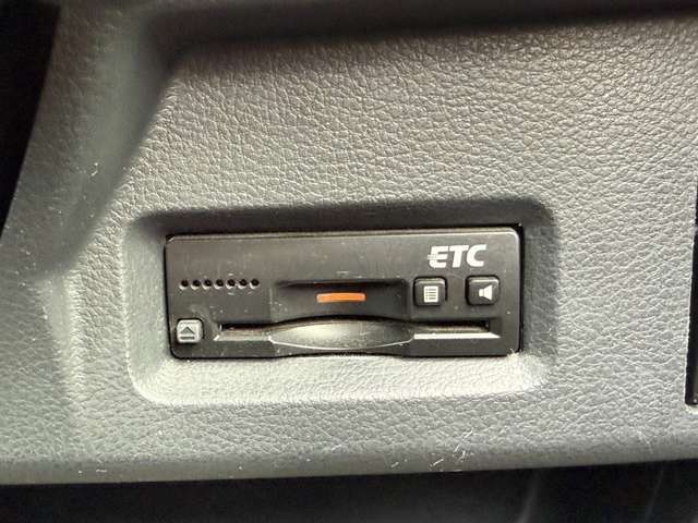 【ETC】高速道路の料金所をストレスなく通過！話題のスポットやサービスエリアに多い「スマートIC」利用時は必須のアイテムです。当店でセットアップを実施、ご納車当日からすぐにご利用いただけます！