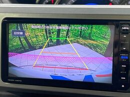 【バックカメラ】駐車時に後方がリアルタイム映像で確認できます。大型商業施設や立体駐車場での駐車時や、夜間のバック時に大活躍！運転スキルに関わらず、今や必須となった装備のひとつです！