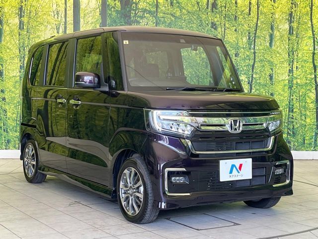 大好評のボディコーティング「弾スプラッシュコート」もご納車までに施工可能。通常のガラスコートと異なる、耐久年数6年の無機質ガラスコーティングが、ボディをキレイな状態に保ってくれます。