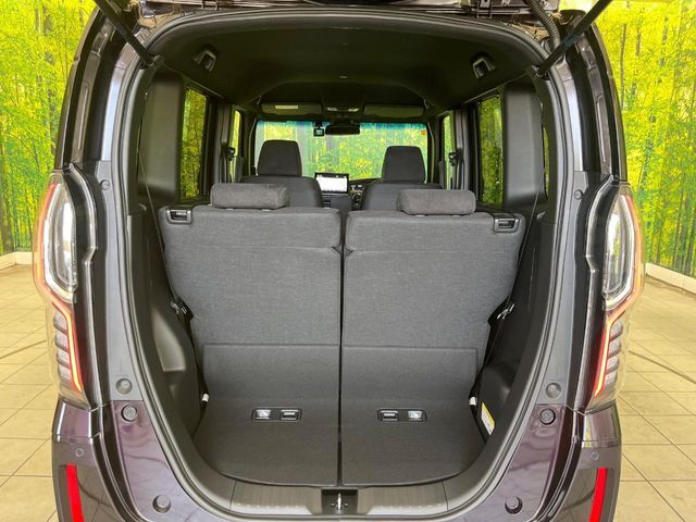 普段のお買い物や通勤、送迎等に十分な荷室スペースを確保しております。セカンドシートを倒すと、大きな荷物の積載も可能です♪
