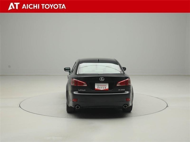 『TOYOTA認定中古車』は「まるごとクリーニング」で綺麗な内外装、「車両検査証」はプロによるチェック、買ってからも安心の「ロングラン保証」、3つの安心安全を標準装備したトヨタのブランドU-Carです