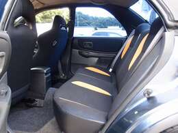 走行119，063km時に有名店ラリーパーツショップHAS様にてSTIパーツを多数使用し116万円かけてエンジンオーバーホル済！外装も60万円かけて同色塗装。TEIN車高調、ENKEI18AW付です