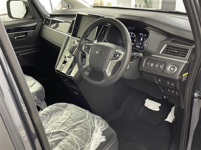 【インパネ全体】全方位で視界が広く、高い目線で運転もしやすいです！