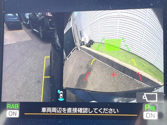 【サイド＆バックカメラ】停車・駐車時に死角になりがちな運転席から見えづらいサイドとリアの障害物を確認できます！雨天時や夜間などは特に活躍してくれるアイテムです。