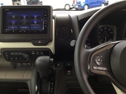 ドライブの必需品。見やすい・使いやすいHonda純正のメモリーナビを搭載。