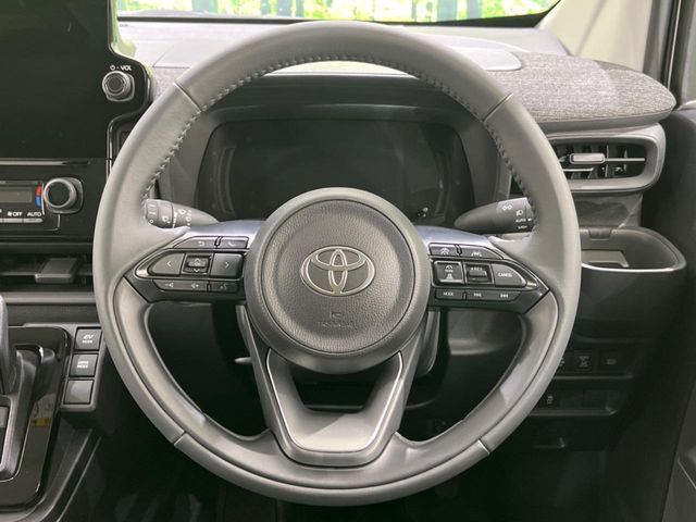 ステアリングも使用感が少なく、きれいな状態となっております♪