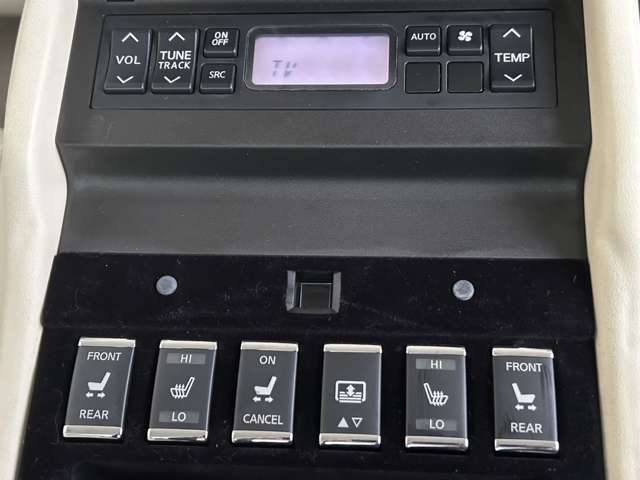 ☆こちらカーセンサーへの掲載写真以外にも、ご用命いただけましたらご希望の箇所について写真をお送りすることも可能です。お気軽にお声がけください♪