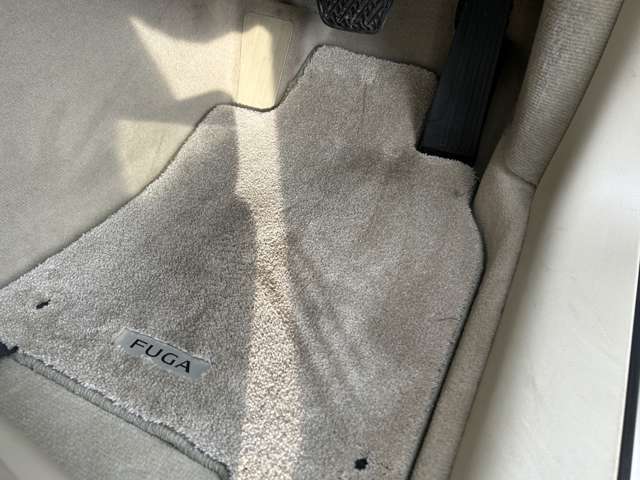 使用感は御座いますが、ご納車前には掃除機清掃を行います！