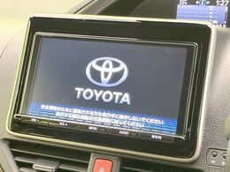 【大画面ナビ】人気の大型9インチナビを装備。存在感のある大画面はインパクト大！ナビ利用時のマップ表示は見やすく、テレビやDVDは臨場感がアップ！いつものドライブがグッと楽しくなります♪