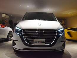 プラチナムスイート専用アルミホイール・Burmesterサラウンドシステム・エクスクルーシブシート（シートヒーター・ベンチレーション・マッサージ）