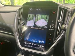 【サイド＆バックカメラ】停車・駐車時に死角になりがちな運転席から見えづらいサイドとリアの障害物を確認できます！雨天時や夜間などは特に活躍してくれるアイテムです。