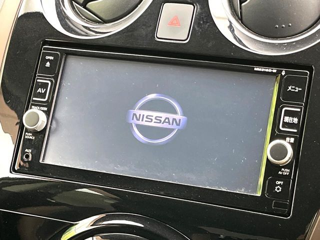 【純正ナビ】人気の純正ナビを装備。オーディオ機能も充実しており、Bluetooth接続すればお持ちのスマホやMP3プレイヤーの音楽を再生可能！毎日の運転がさらに楽しくなります！！