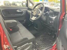 「この車の写真をもっと見たい」「状態が気になる」「この装備はついている？」どんな小さな疑問でもお気軽にお問い合わせください！