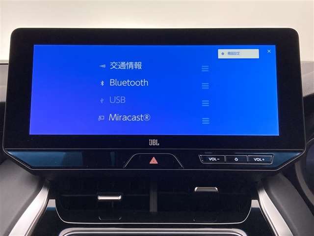 ブルートゥースに接続することにより、スマホに入ったお気に入りの音楽を車内で楽しむことができます♪あると本当に便利な機能になっています！