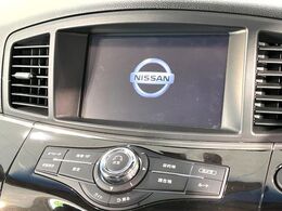 【メーカー純正ナビ】インテリアに溶け込むスタイリッシュな「専用設計」メーカーナビを装備♪視認性や操作性など基本性能にも優れ、より上質なカーライフをお楽しみいただけます。