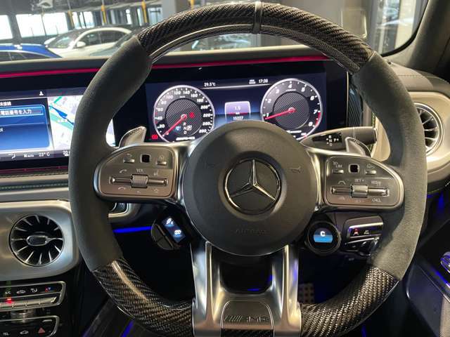 車両は屋内展示しておりますので天候に関係なくごゆっくりコンディションご確認頂けます。車両を倉庫へ保管している場合が御座いますのでご来店前に在庫確認頂けると幸いです。TEL072-784-8800