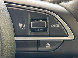 【アダプティブクルーズコントロール】高速道路での長距離走行が楽に！！自動で速度を保つクルーズコントロールが、衝突軽減システムと連携し、前方の車両を感知して車間を保つように速度調節してくれます！！