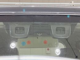 【スズキ　セーフティサポート】走行中に前方の車両等を認識し、衝突しそうな時は警報とブレーキで衝突回避と被害軽減をアシスト。より安全にドライブをお楽しみいただけます。