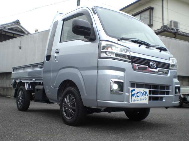 お客様がお探しの車に「プラスα」が付いた車探しを心がけております。そこからが本当のお付き合いに繋がると考えてます。