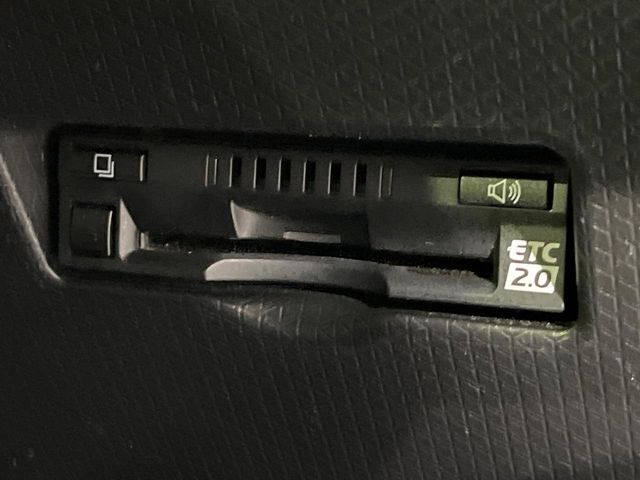【ETC】高速道路の料金所をストレスなく通過！話題のスポットやサービスエリアに多い「スマートIC」利用時は必須のアイテムです。当店でセットアップを実施、ご納車当日からすぐにご利用いただけます！