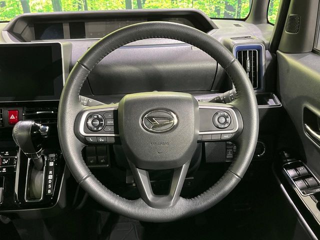 【純正革巻きステアリング】上質な革を使用することで、手にしっかり馴染みとても運転しやすいハンドルです♪
