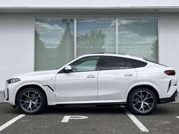 BMW Premium Selection 2年間走行距離無制限保証、安心もBMWクオリティ。BMWメカニックによる360度チェックの納車前点検。交換基準に達した部品があれば、BMW純正部品だけを使用し整備した後にお引渡しします。