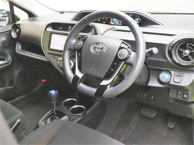 見通しのよいすっきりとした視界で、誰でも運転しやすいです。運転のしやすさは疲れにくさにも繋がりますよ♪